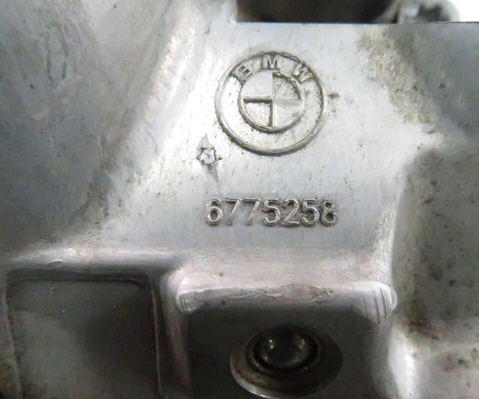 Thumbnail 11: 2009 BMW 750i (F01) DYNAMIC DRIVE SUSPENSION VALVE BLOCK