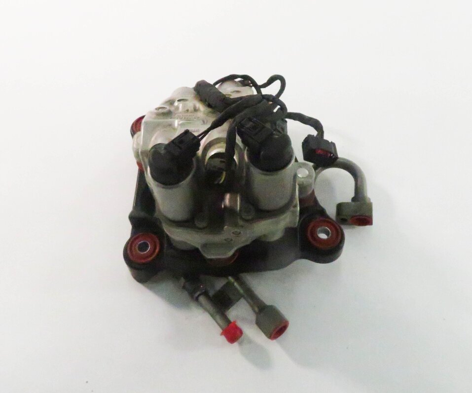 Thumbnail 7: 2009 BMW 750i (F01) DYNAMIC DRIVE SUSPENSION VALVE BLOCK