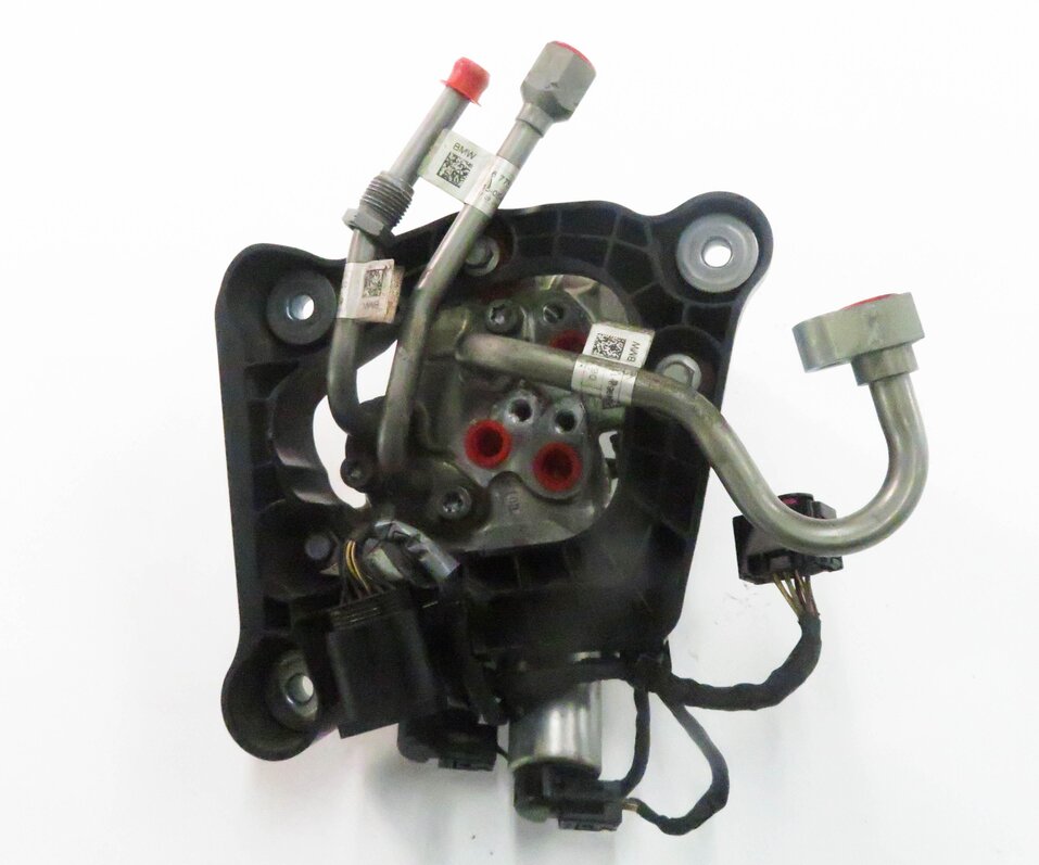 Thumbnail 8: 2009 BMW 750i (F01) DYNAMIC DRIVE SUSPENSION VALVE BLOCK