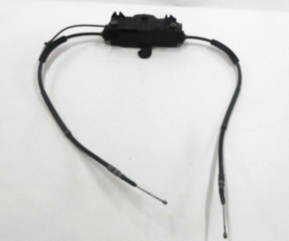 Thumbnail 6: 2009 BMW 750i (F01) PARKING BRAKE ACTUATOR MOTOR w/ CABLES