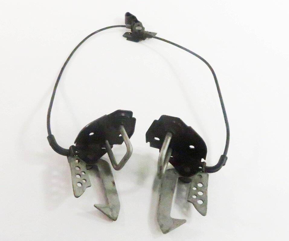 Thumbnail 2: 2009 BMW 750i (F01) FRONT LEFT & RIGHT UPPER HOOD LOCK LATCH SET-2 w/ CABLE