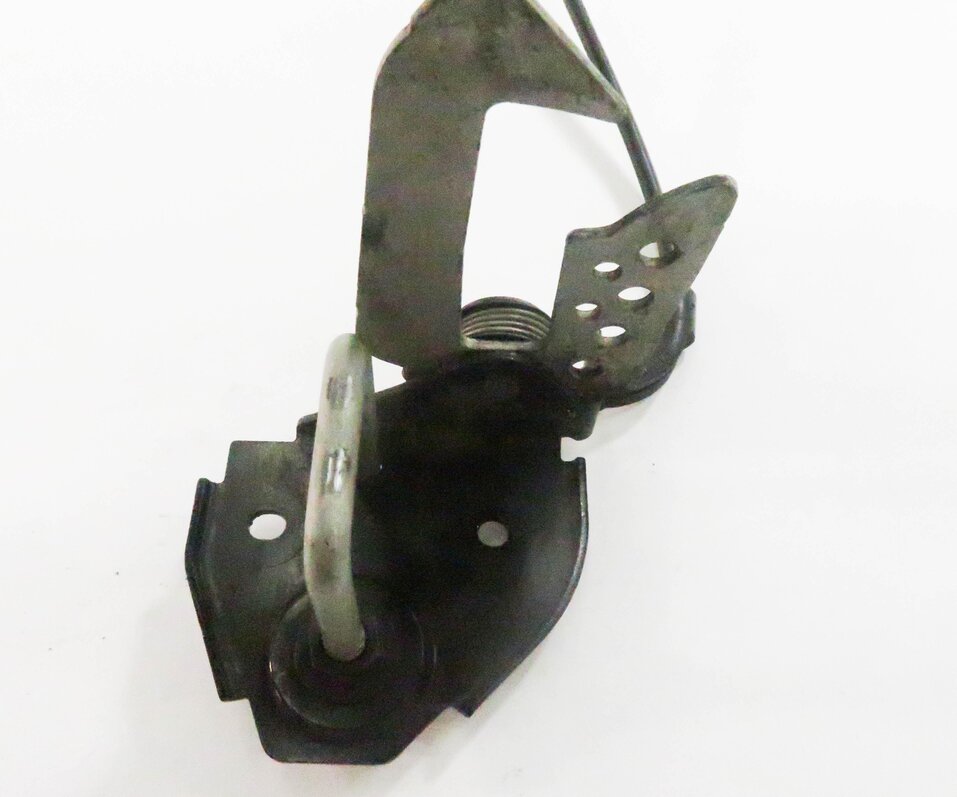 Thumbnail 8: 2009 BMW 750i (F01) FRONT LEFT & RIGHT UPPER HOOD LOCK LATCH SET-2 w/ CABLE
