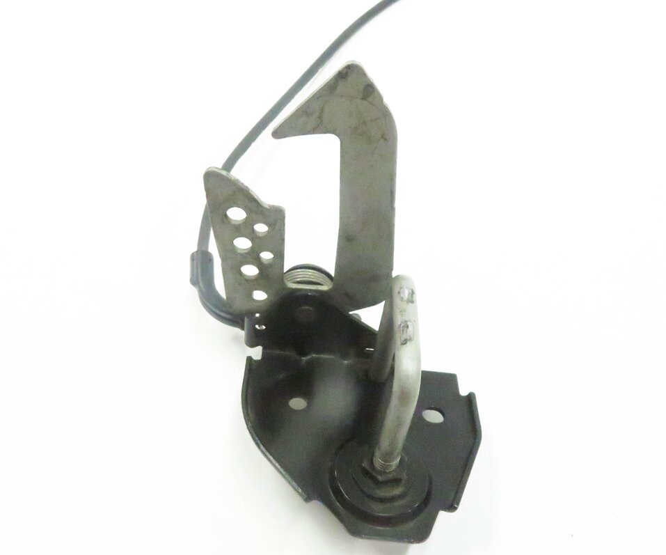 Thumbnail 9: 2009 BMW 750i (F01) FRONT LEFT & RIGHT UPPER HOOD LOCK LATCH SET-2 w/ CABLE