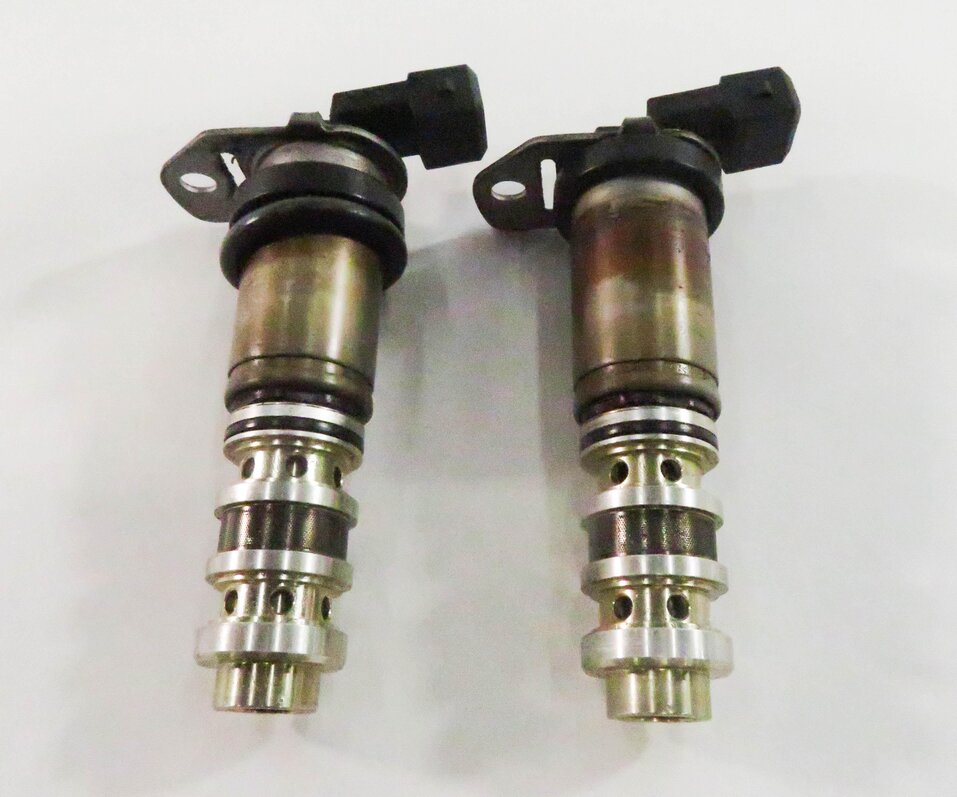 Thumbnail 2: 2009 BMW 750i (F01) 4.4L N63 V8 ENGINE - VVT VANOS TIMING SOLENOID SET-2