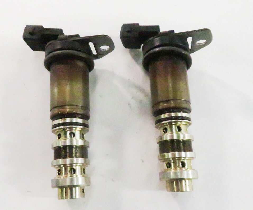 Thumbnail 2: 2009 BMW 750i (F01) 4.4L N63 V8 ENGINE - VVT VANOS TIMING SOLENOID SET-2