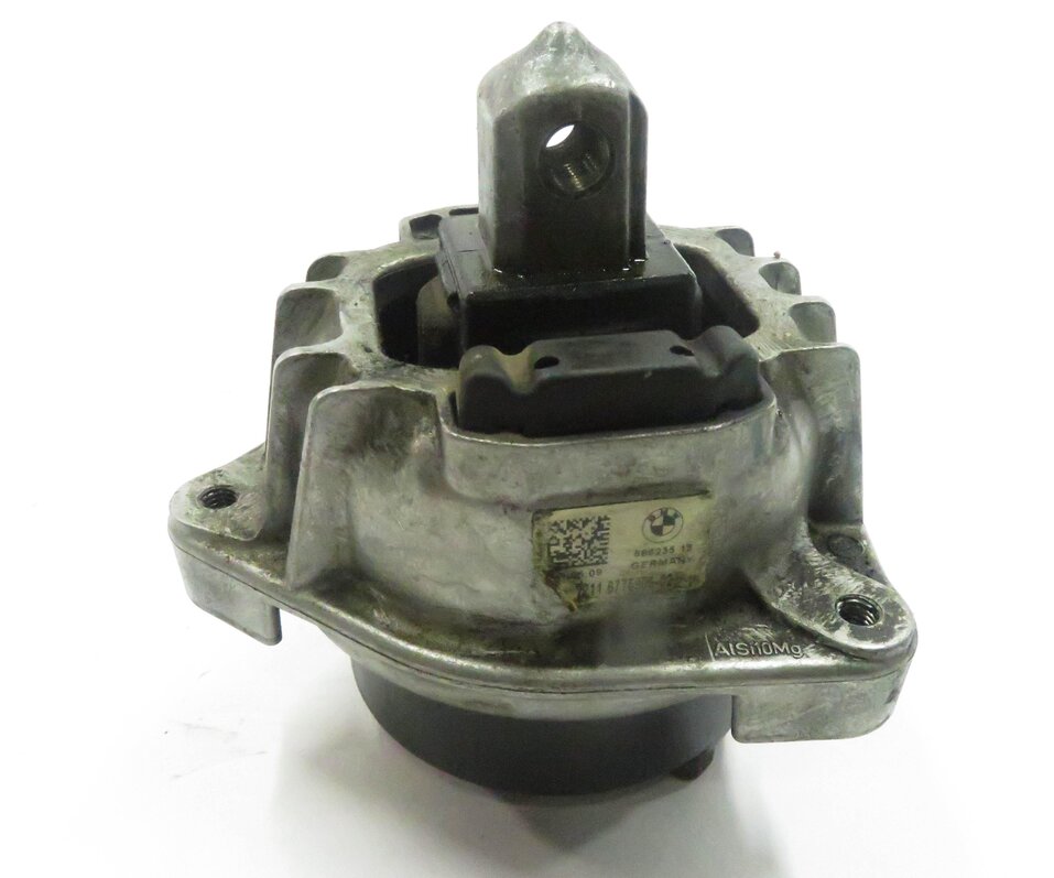 Thumbnail 2: 2009 BMW 750i (F01) 4.4L V8 ENGINE - RIGHT FRONT PASSENGER MOTOR MOUNT