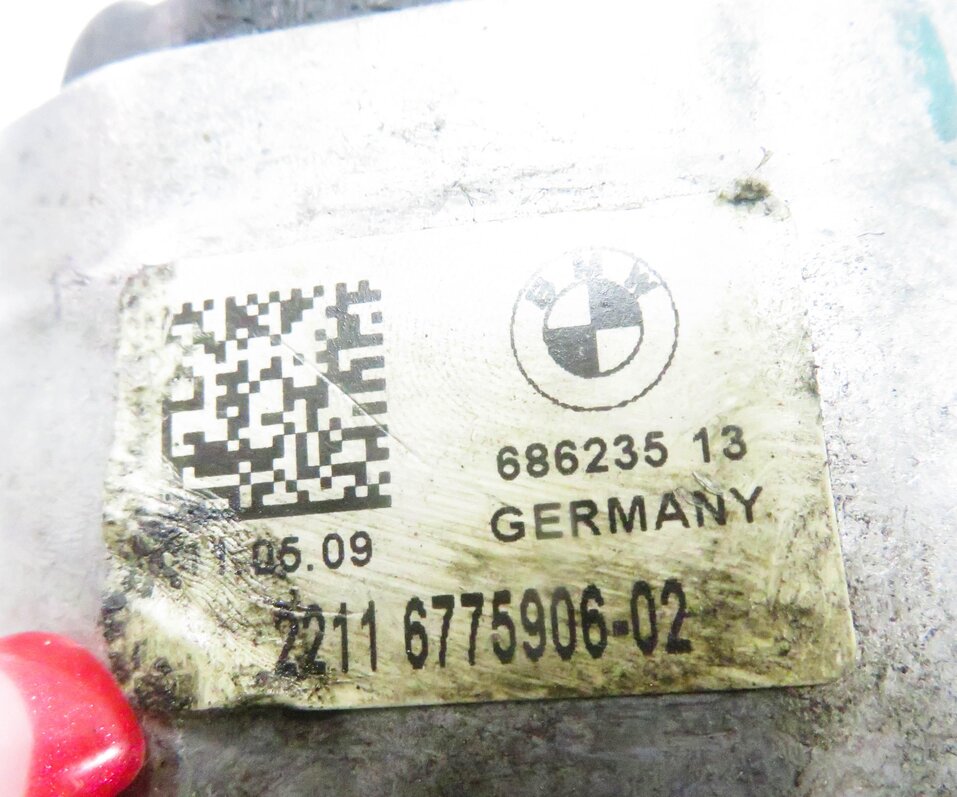 Thumbnail 9: 2009 BMW 750i (F01) 4.4L V8 ENGINE - RIGHT FRONT PASSENGER MOTOR MOUNT