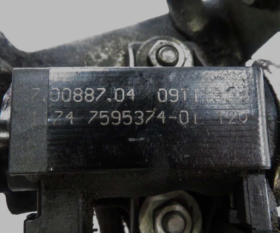 Thumbnail 10: 2009 BMW 750i (F01) 4.4L N63 V8 ENGINE - TURBO PRESSURE CONVERTER VALVE SET