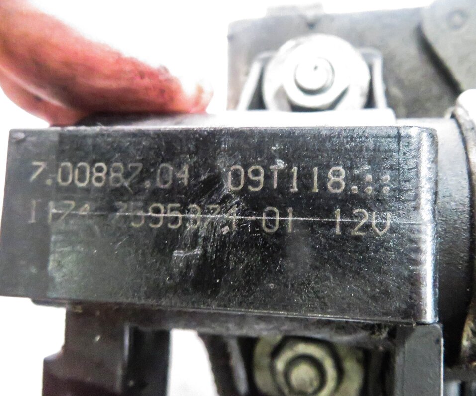 Thumbnail 11: 2009 BMW 750i (F01) 4.4L N63 V8 ENGINE - TURBO PRESSURE CONVERTER VALVE SET
