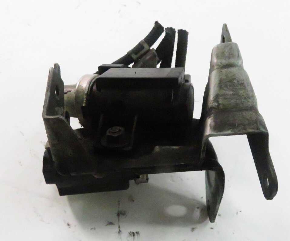 Thumbnail 8: 2009 BMW 750i (F01) 4.4L N63 V8 ENGINE - TURBO PRESSURE CONVERTER VALVE SET