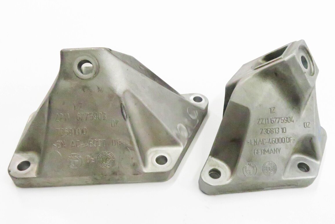 Thumbnail 2: 2009 BMW 750i (F01) 4.4L V8 ENGINE - LEFT & RIGHT MOTOR MOUNT BRACKET SET-2