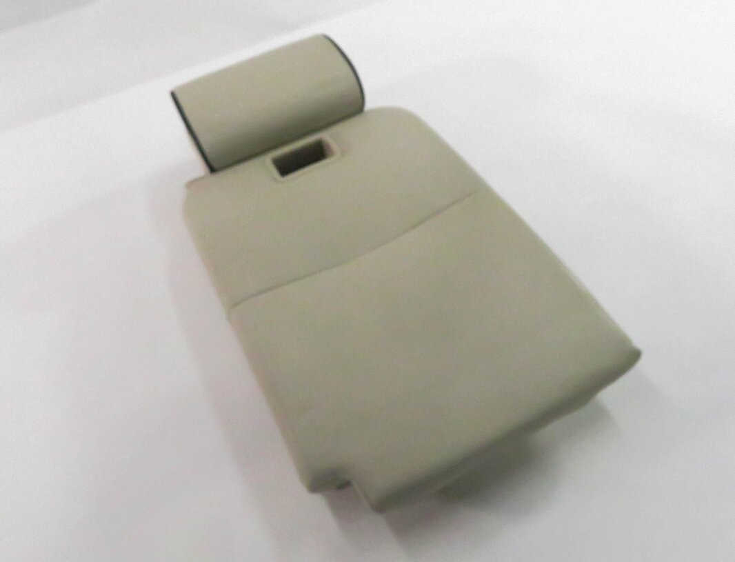 2012 RANGE ROVER (L322) REAR SEAT CENTER ARMREST w/ HEADREST (JET IVORY LEATHER)