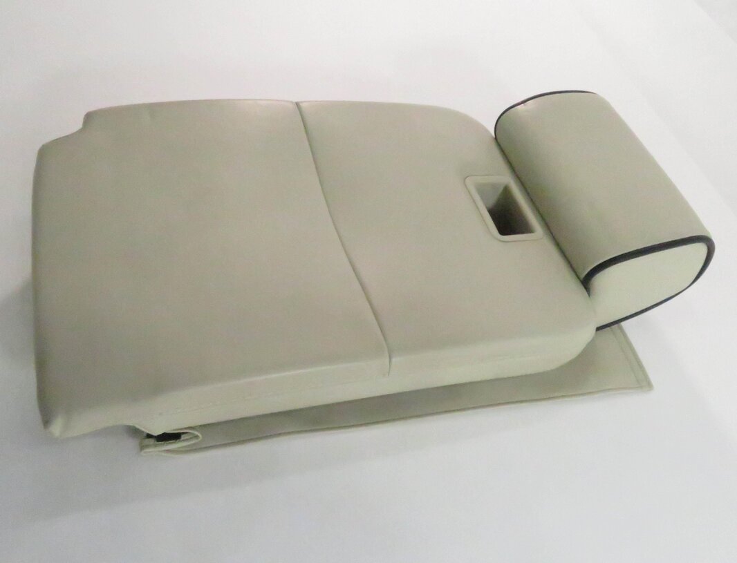 Thumbnail 4: 2012 RANGE ROVER (L322) REAR SEAT CENTER ARMREST w/ HEADREST (JET IVORY LEATHER)