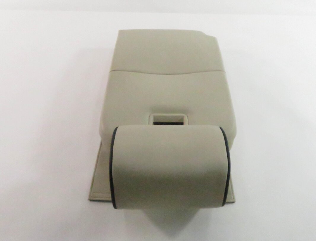 Thumbnail 5: 2012 RANGE ROVER (L322) REAR SEAT CENTER ARMREST w/ HEADREST (JET IVORY LEATHER)
