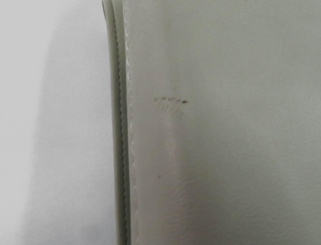 Thumbnail 9: 2012 RANGE ROVER (L322) REAR SEAT CENTER ARMREST w/ HEADREST (JET IVORY LEATHER)