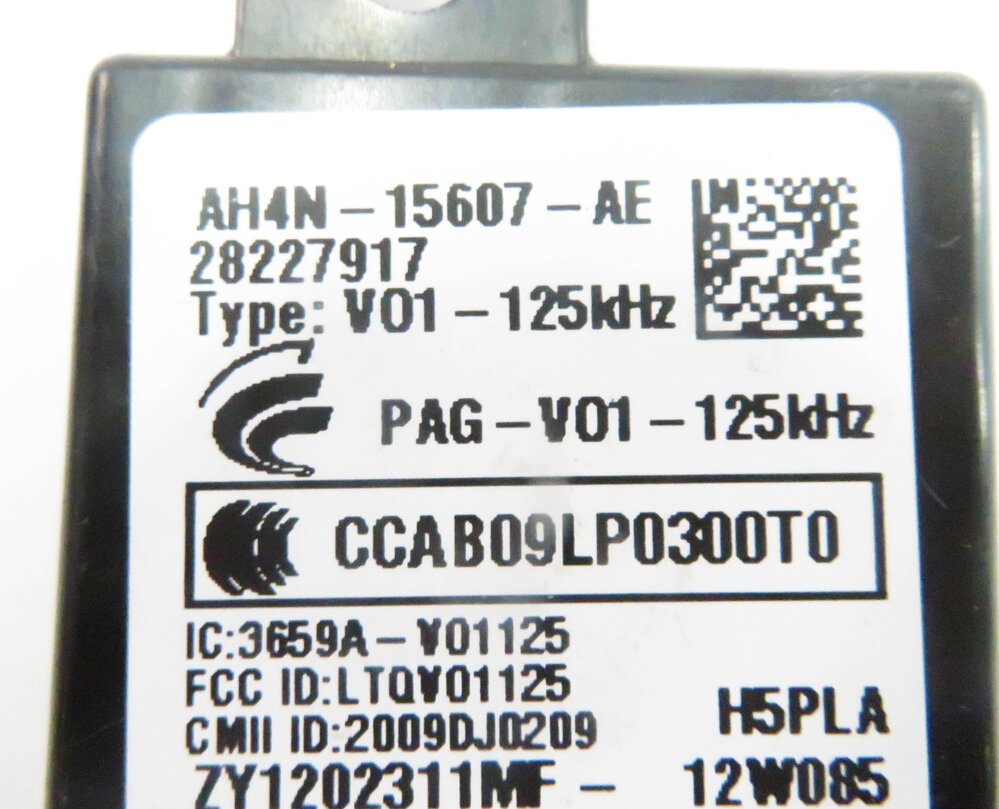 Thumbnail 6: 2012 RANGE ROVER (L322) KEYLESS ENTRY ANTENNA SENSOR MODULE