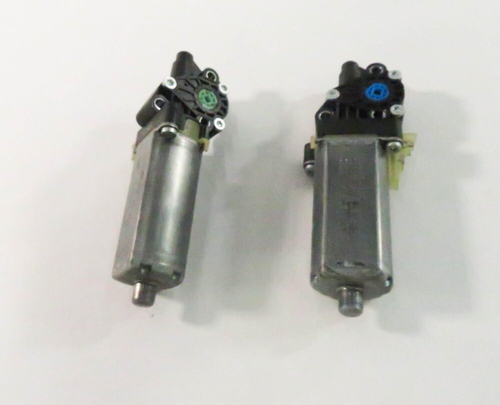 Thumbnail 2: 2010-2012 RANGE ROVER (L322) POWER STEERING COLUMN ADJUSTMENT MOTOR SET