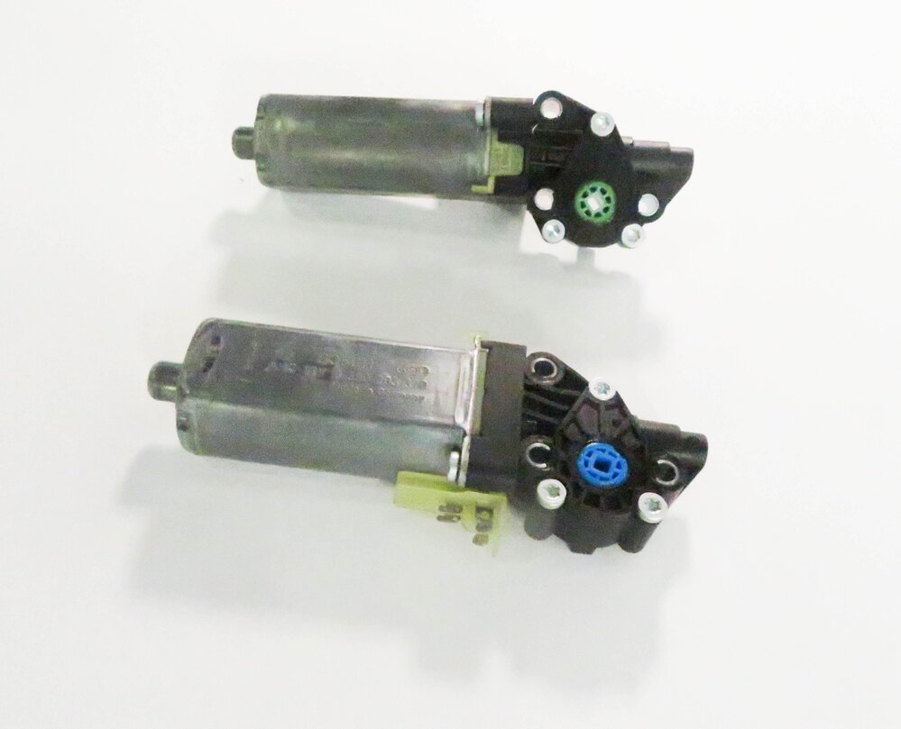 Thumbnail 4: 2010-2012 RANGE ROVER (L322) POWER STEERING COLUMN ADJUSTMENT MOTOR SET