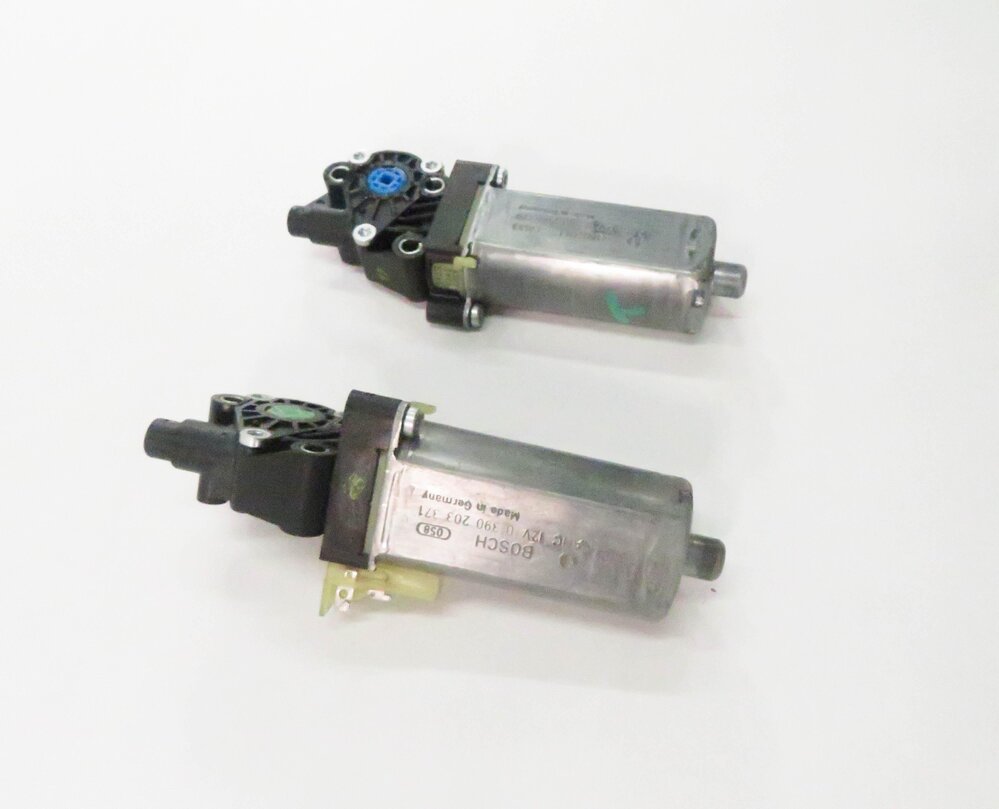 Thumbnail 5: 2010-2012 RANGE ROVER (L322) POWER STEERING COLUMN ADJUSTMENT MOTOR SET