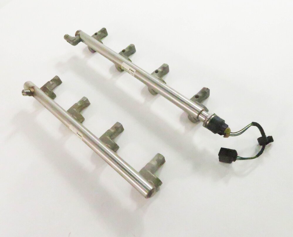2012 RANGE ROVER (L322) 5.0L AJ133 V8 ENGINE - FUEL RAIL SET-2