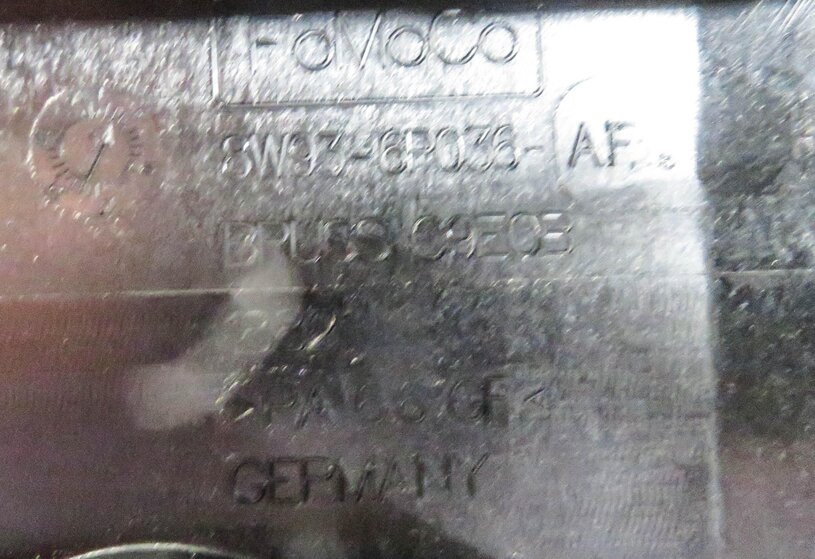 Thumbnail 9: 10-12 RANGE ROVER SPORT (L320 L322 L494 L405) 5.0L V8 - RIGHT ENGINE VALVE COVER