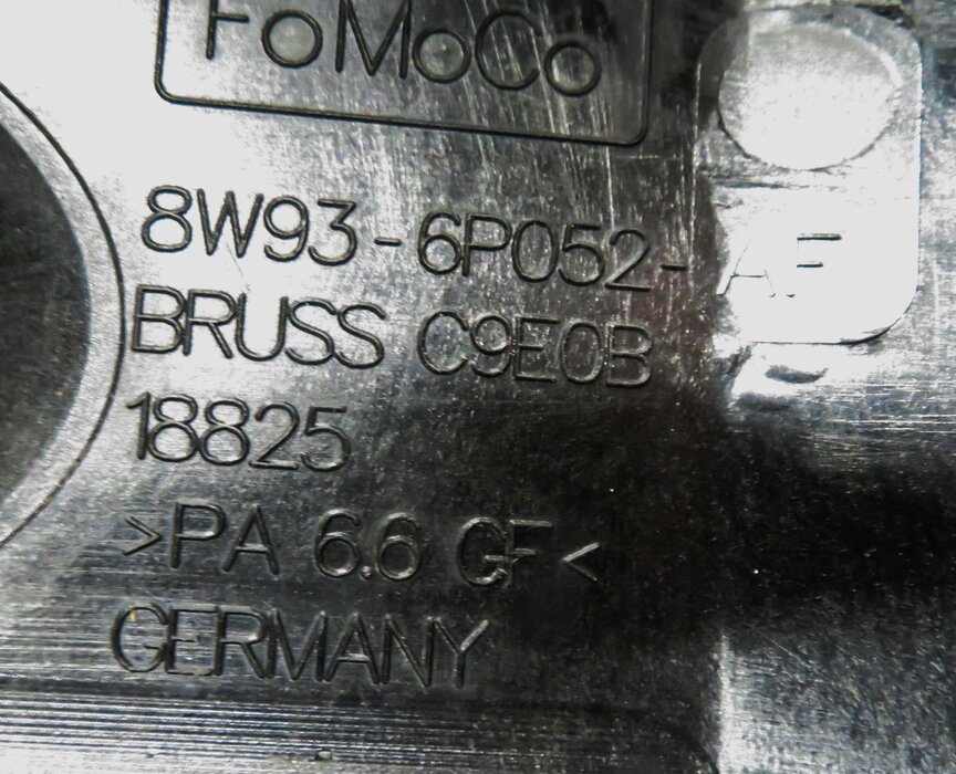 Thumbnail 8: 10-18 RANGE ROVER SPORT (L320 L322 L494 L405) 5.0L V8 - LEFT ENGINE VALVE COVER