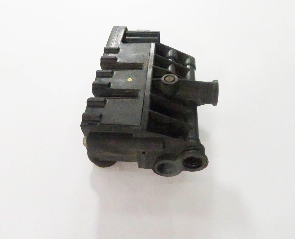 Thumbnail 3: 2012 RANGE ROVER (L322) AIR SUSPENSION VALVE BLOCK