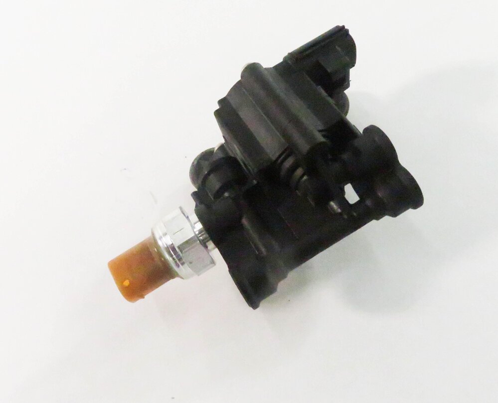 2012 RANGE ROVER (L322) AIR SUSPENSION VALVE BLOCK