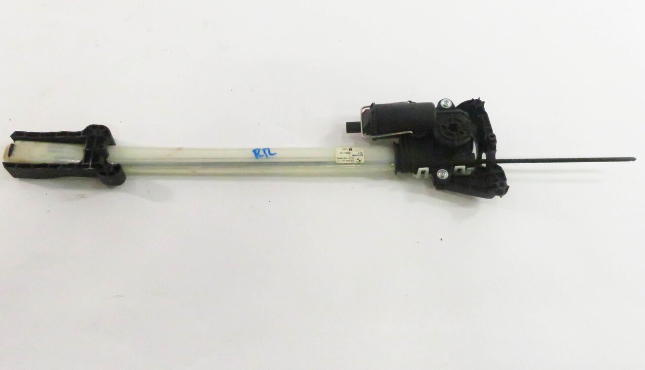 Thumbnail 7: 2010 BMW 550iGT (F07) RIGHT REAR WINDOW SHADE REGULATOR w/ MOTOR