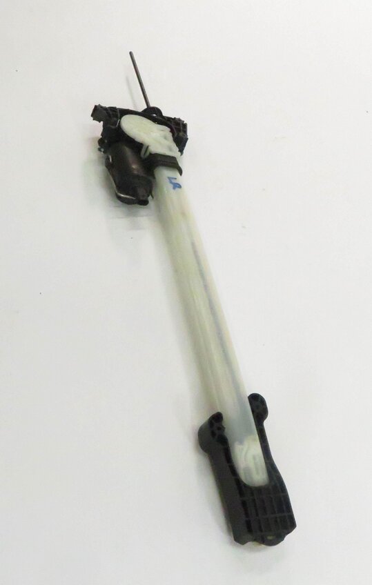 Thumbnail 4: 2010 BMW 550iGT (F07) LEFT REAR WINDOW SHADE REGULATOR w/ MOTOR