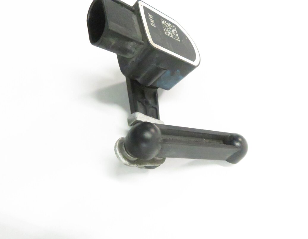 Thumbnail 4: 2010 BMW 550iGT (F07) RIGHT FRONT PASSENGER SUSPENSION HEIGHT LEVEL SENSOR
