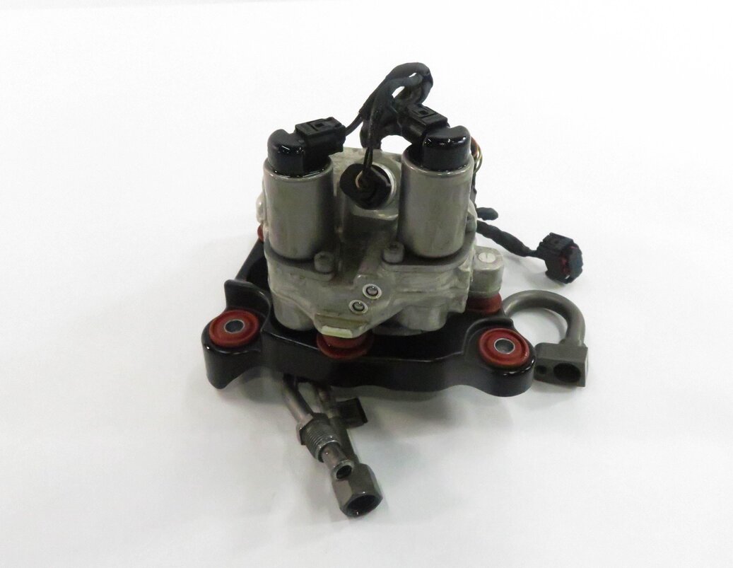 Thumbnail 2: 2010 BMW 550iGT (F07) DYNAMIC DRIVE SUSPENSION HYDRAULIC VALVE BLOCK