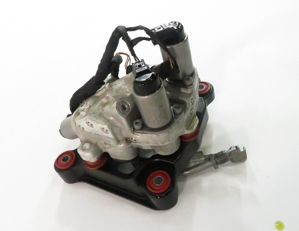 Thumbnail 3: 2010 BMW 550iGT (F07) DYNAMIC DRIVE SUSPENSION HYDRAULIC VALVE BLOCK