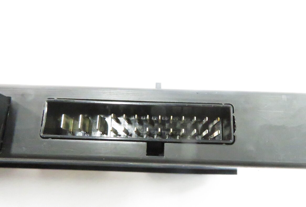 Thumbnail 10: 2010-2011 BMW 528i 535i 550i 535iGT 550iGT (F07 F10) MAIN BODY CONTROL MODULE