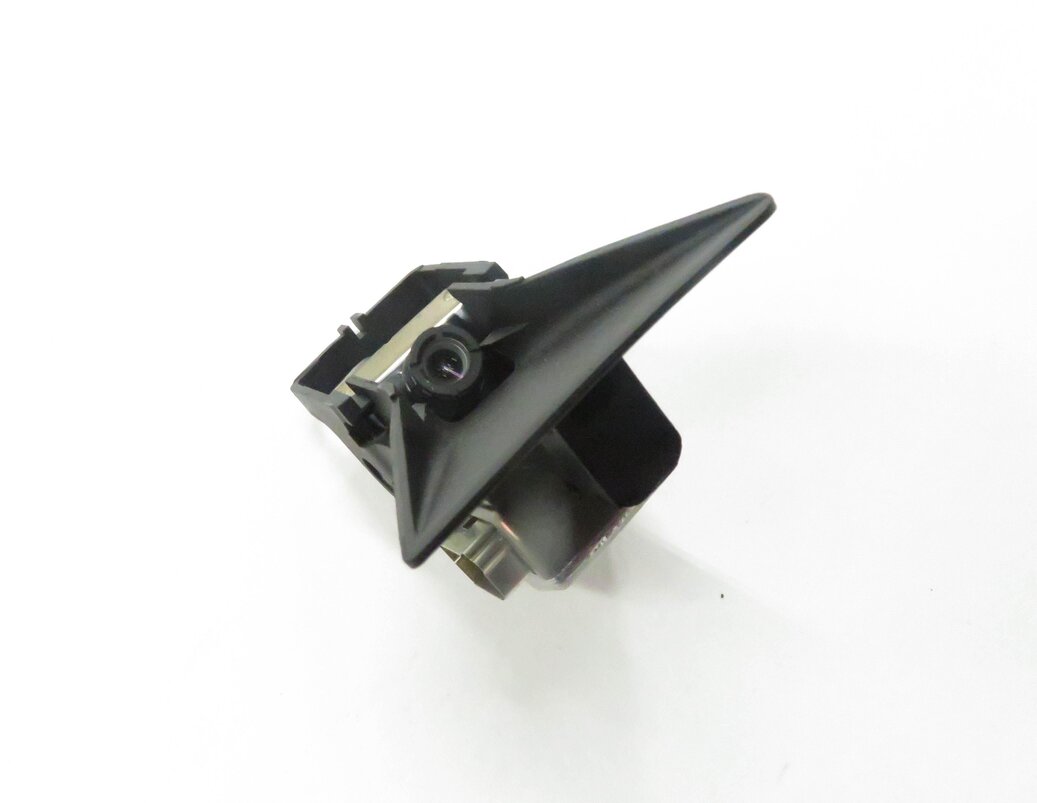Thumbnail 2: 2010-2013 BMW 535iGT 550iGT (F07) FRONT LANE DEPARTURE WARNING CAMERA