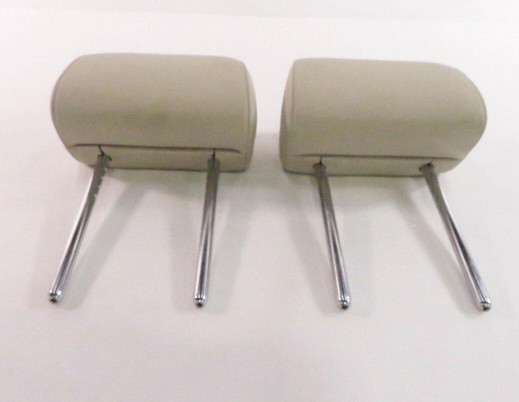 Thumbnail 3: 2010 BMW 550iGT (F07) REAR SEAT - LEFT & RIGHT HEADREST SET-2 (IVORY WHITE)