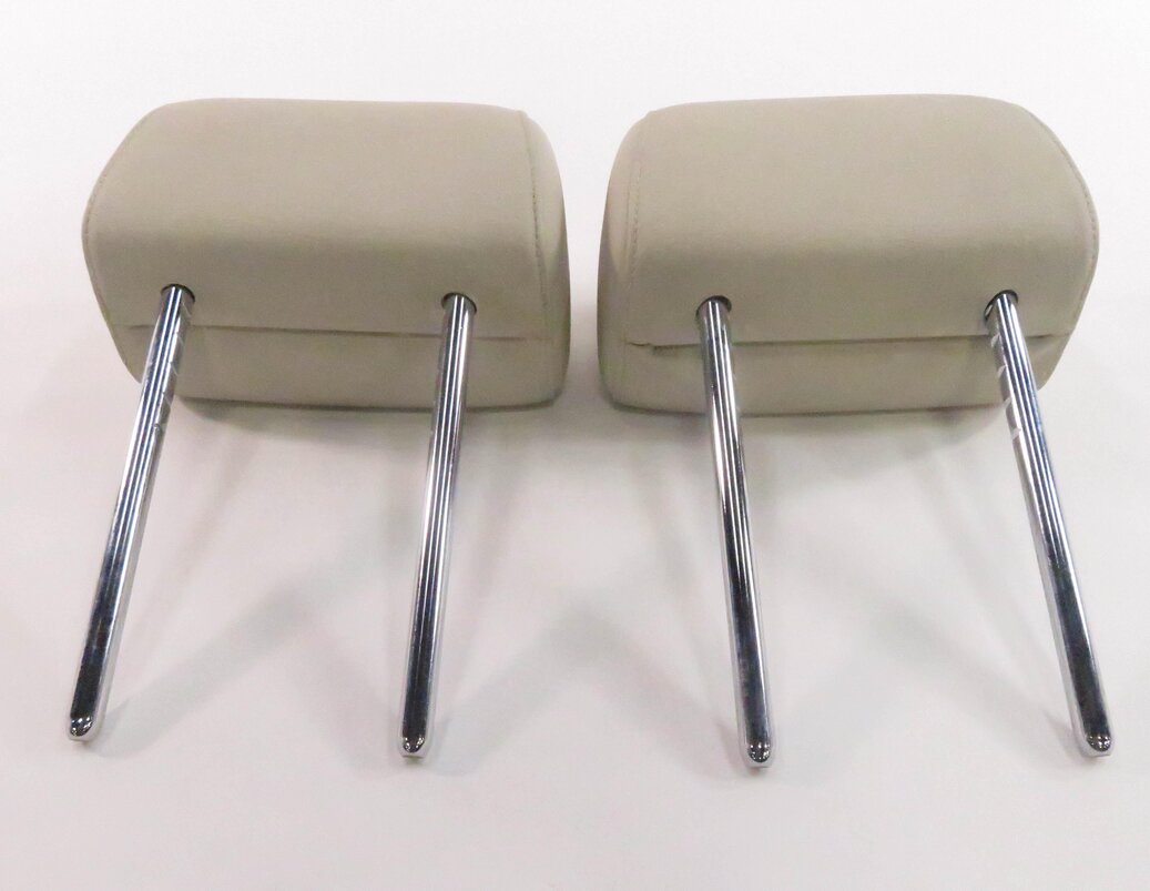 Thumbnail 9: 2010 BMW 550iGT (F07) REAR SEAT - LEFT & RIGHT HEADREST SET-2 (IVORY WHITE)