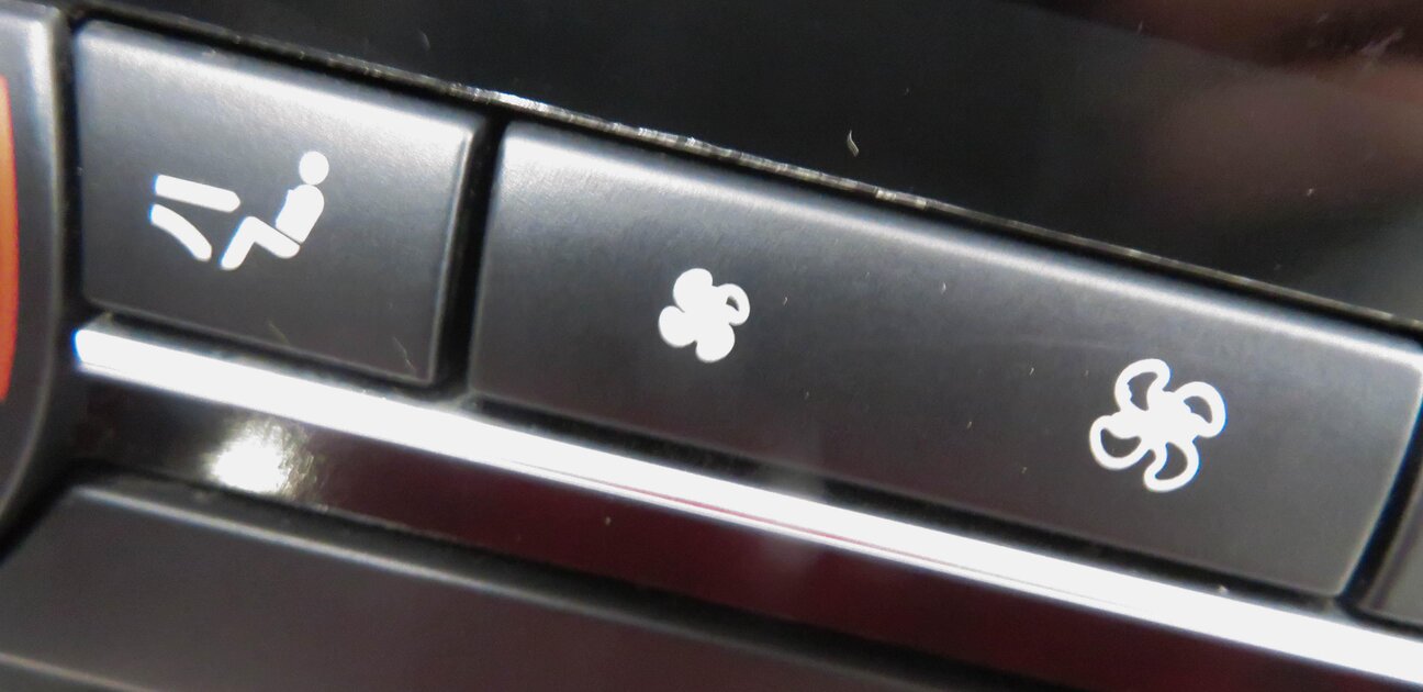 Thumbnail 10: 2010-2019 BMW 528i 535i 550i 740i 750i 760i (F01 F06 F10) REAR TEMPERATURE PANEL