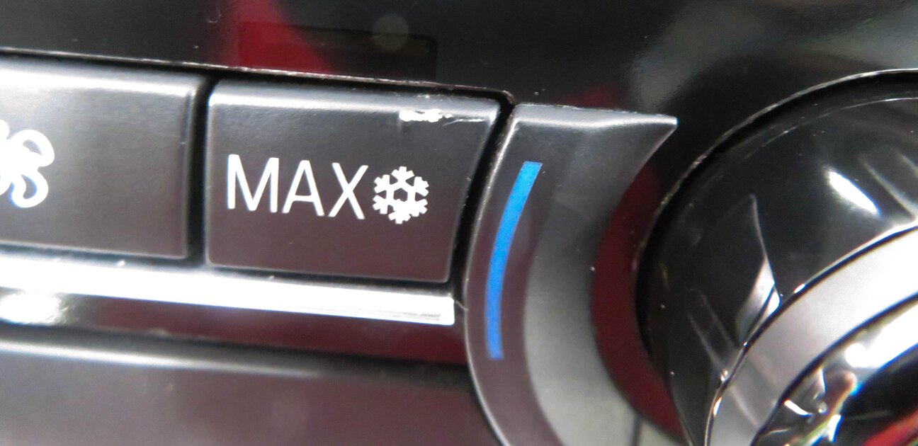 Thumbnail 11: 2010-2019 BMW 528i 535i 550i 740i 750i 760i (F01 F06 F10) REAR TEMPERATURE PANEL