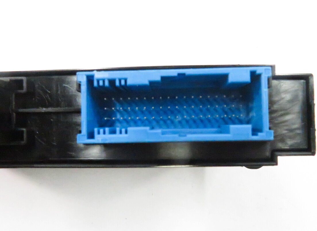 Thumbnail 7: 2011 BMW 528i 535i 550i (F10) MAIN PRIMARY BODY CONTROL MODULE BCM