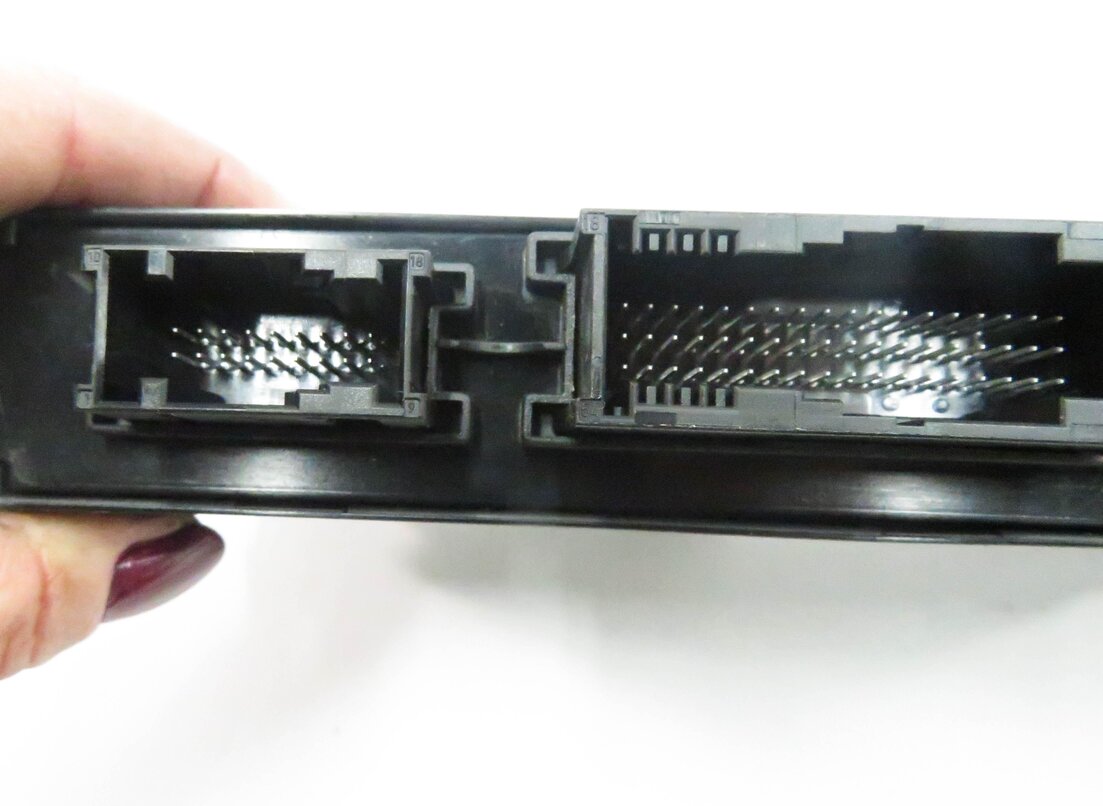 Thumbnail 8: 2011 BMW 528i 535i 550i (F10) MAIN PRIMARY BODY CONTROL MODULE BCM