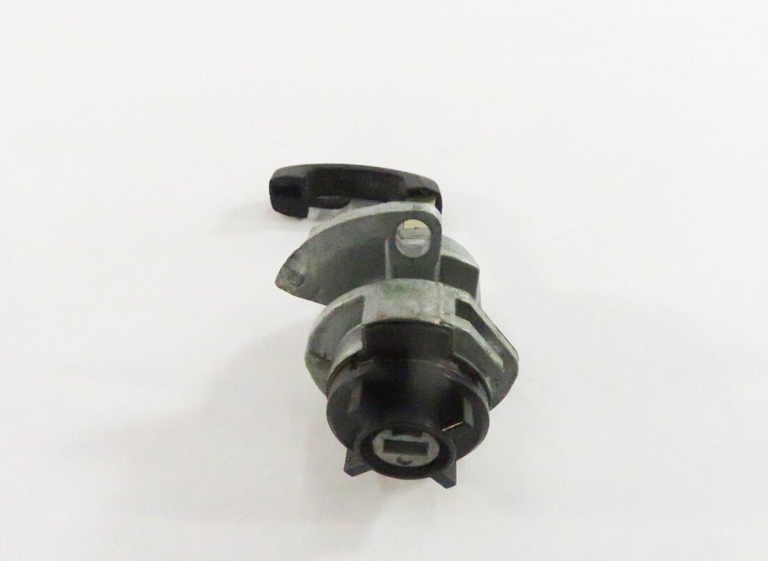 Thumbnail 3: 2011 BMW 550i (F10) LEFT FRONT DRIVER DOOR HANDLE LOCK CYLINDER w/ KEY