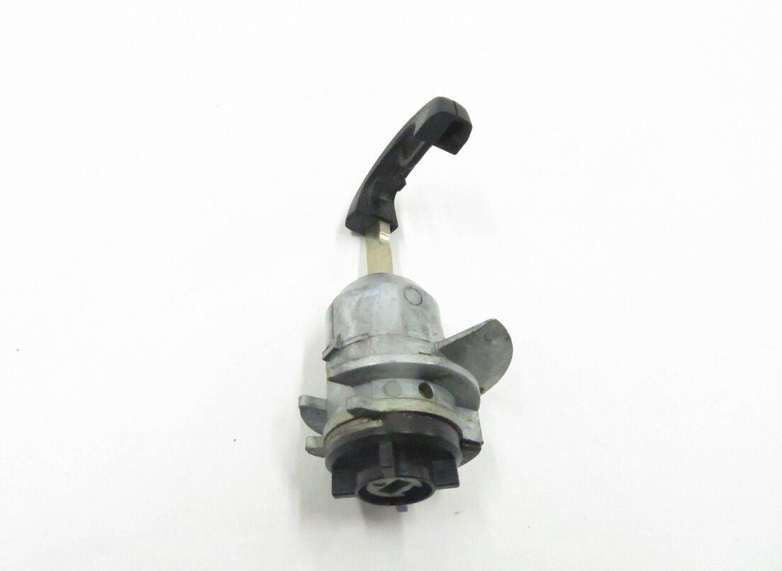 Thumbnail 4: 2011 BMW 550i (F10) LEFT FRONT DRIVER DOOR HANDLE LOCK CYLINDER w/ KEY