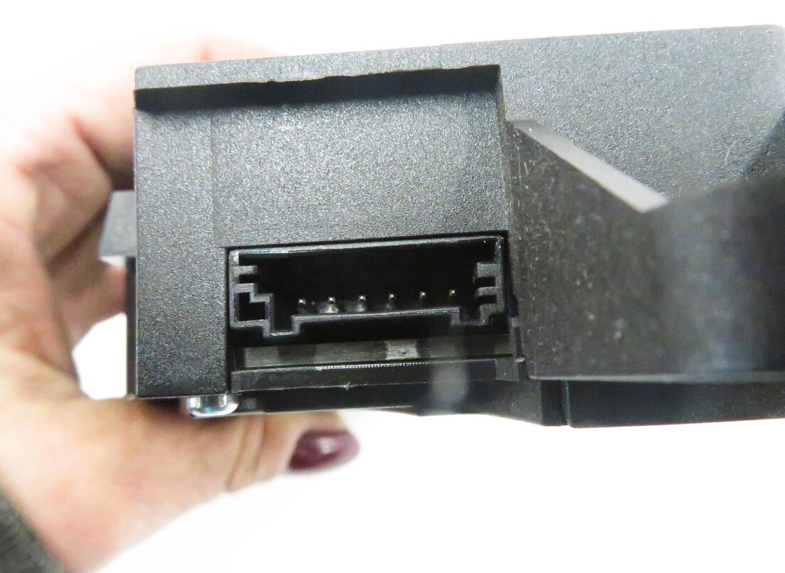 Thumbnail 8: 2011 BMW 550i (F10) RIGHT FRONT PASSENGER POWER SEAT ADJUSTMENT SWITCH