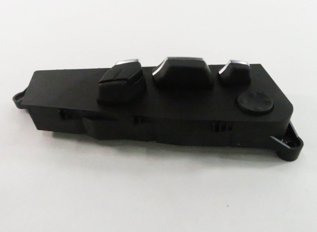 Thumbnail 3: 2011 BMW 550i (F10) LEFT FRONT DRIVER POWER SEAT ADJUSTMENT SWITCH