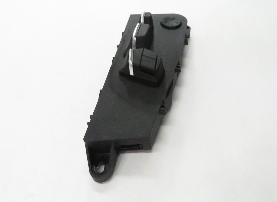 Thumbnail 4: 2011 BMW 550i (F10) LEFT FRONT DRIVER POWER SEAT ADJUSTMENT SWITCH