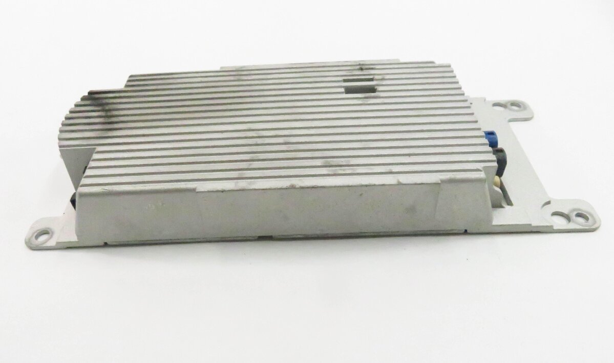 Thumbnail 3: 2011 BMW 550i (F10) BLUETOOTH COMMUNICATION TELEMATICS COMBOX CONTROL MODULE