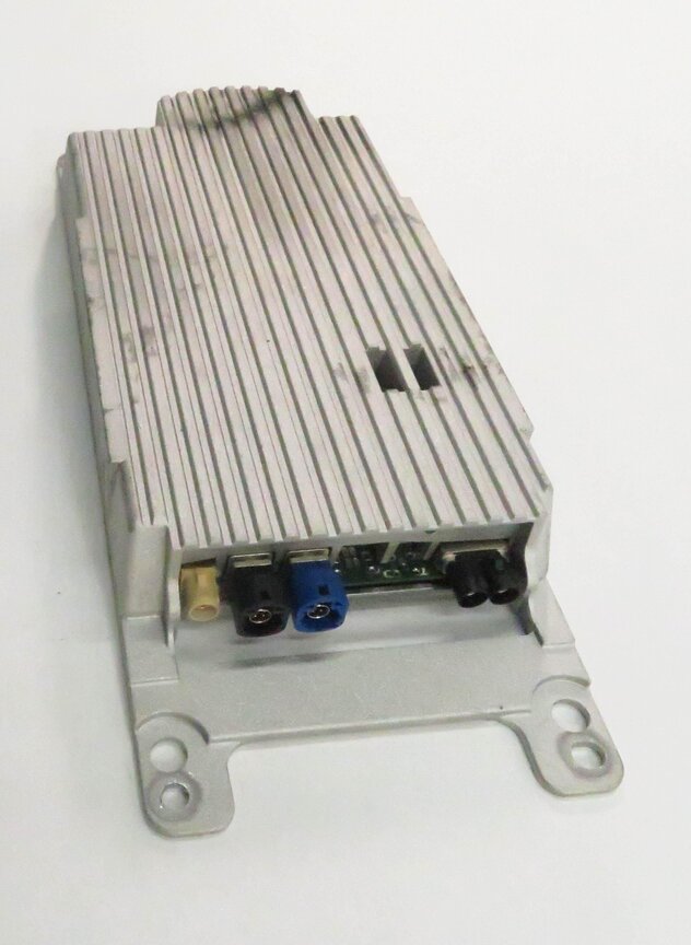 Thumbnail 5: 2011 BMW 550i (F10) BLUETOOTH COMMUNICATION TELEMATICS COMBOX CONTROL MODULE