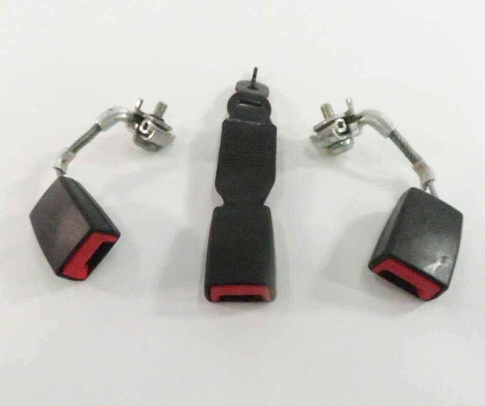 Thumbnail 2: 2011 BMW 550i (F10) REAR SEAT SEATBELT BUCKLE RECEIVER SET-3 (BLACK)