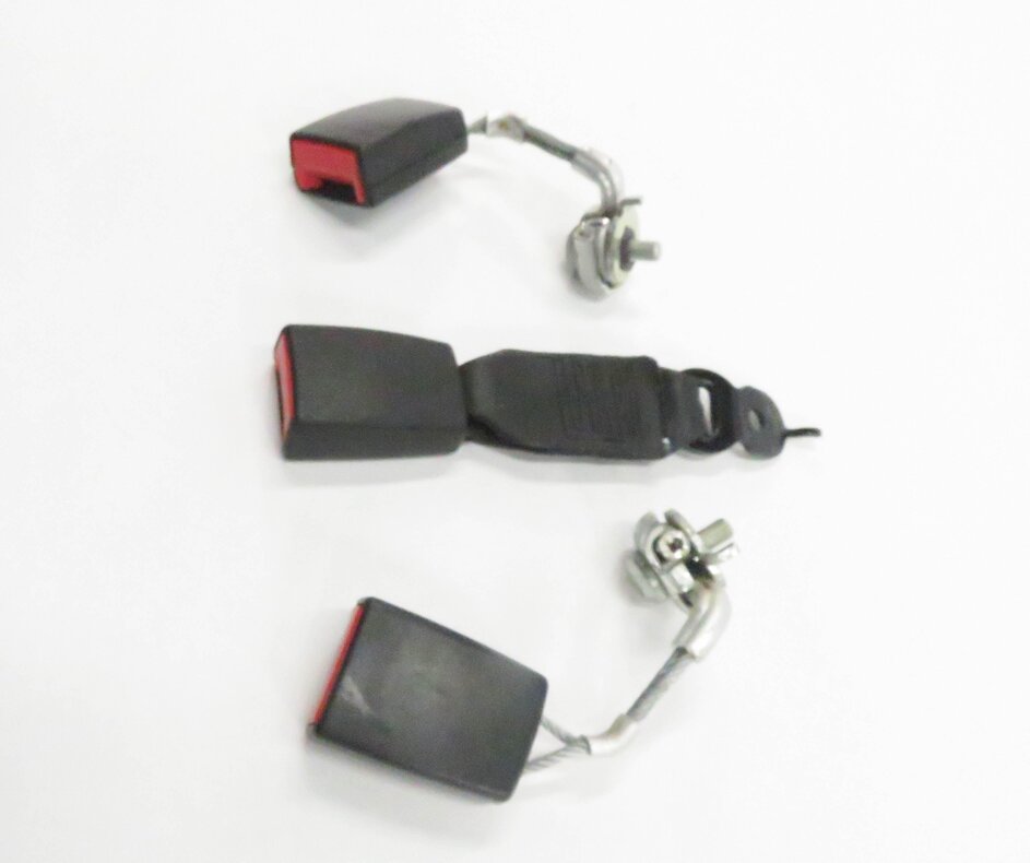 Thumbnail 4: 2011 BMW 550i (F10) REAR SEAT SEATBELT BUCKLE RECEIVER SET-3 (BLACK)